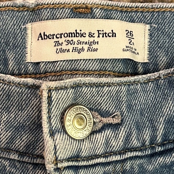 Abercrombie & Fitch Ultra High Rise 90s Straight Jean Raw Hem Size 2 - Picture 6 of 12